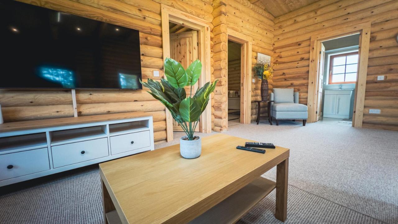 Aspen Lodge, Amazing New Log Cabin With Hot Tub - Sleeps 6 - Felmoor Park モーペス エクステリア 写真
