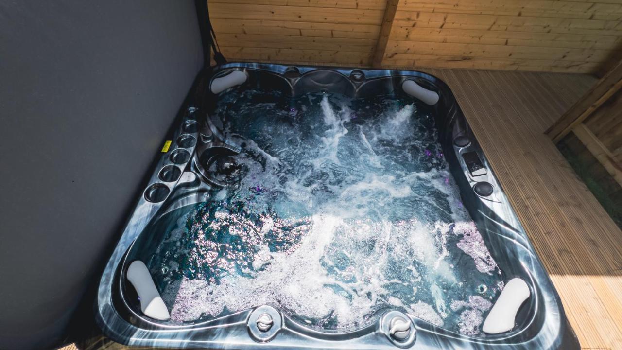 Aspen Lodge, Amazing New Log Cabin With Hot Tub - Sleeps 6 - Felmoor Park モーペス エクステリア 写真