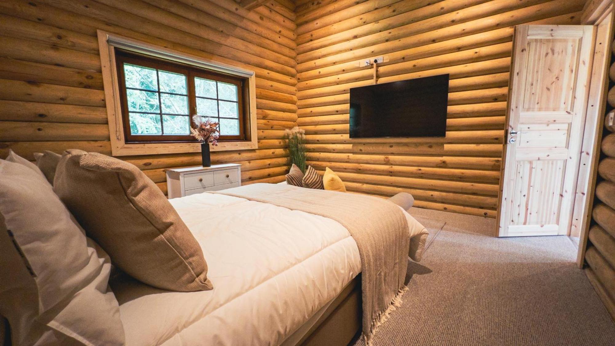 Aspen Lodge, Amazing New Log Cabin With Hot Tub - Sleeps 6 - Felmoor Park モーペス 部屋 写真