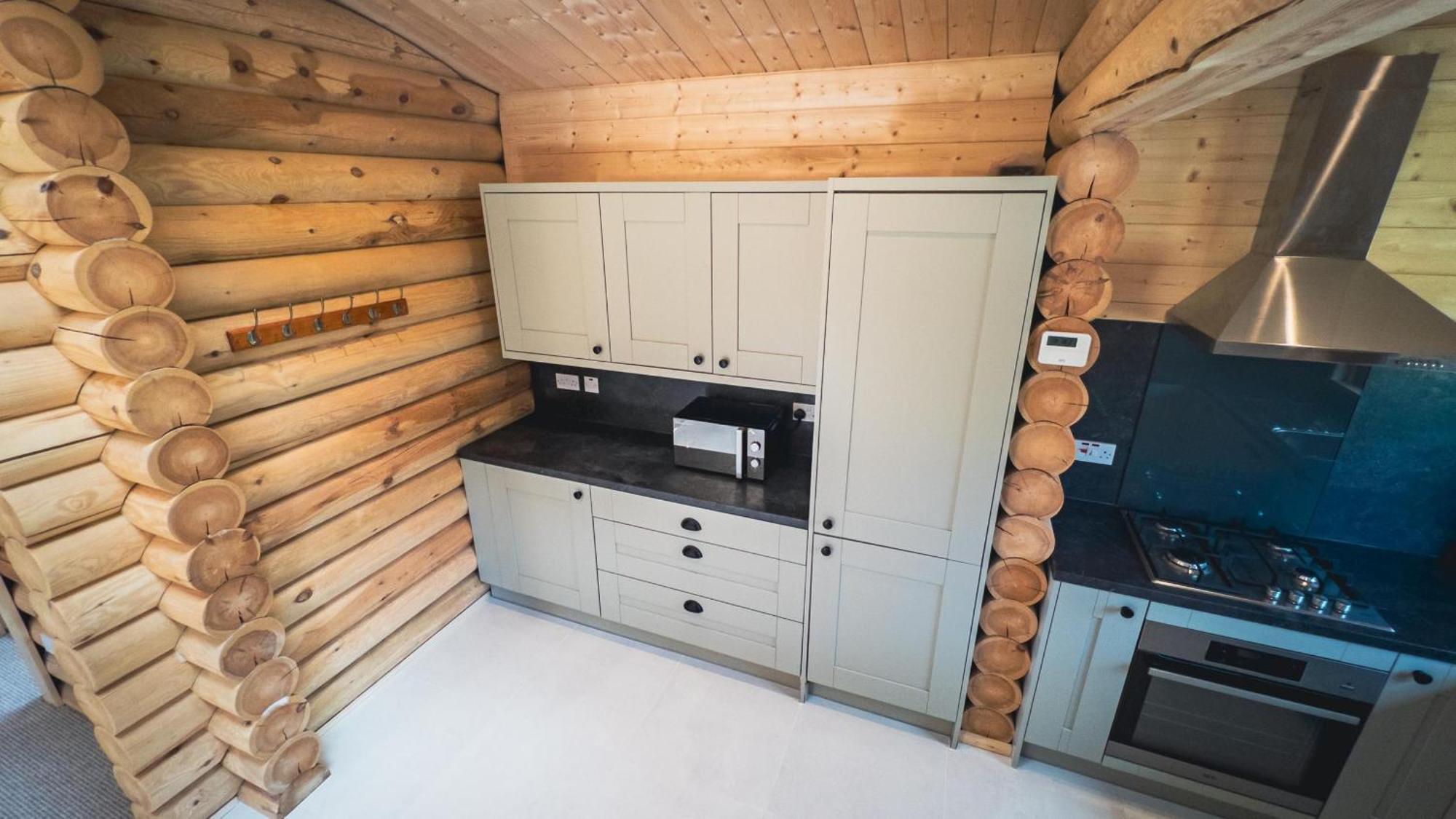 Aspen Lodge, Amazing New Log Cabin With Hot Tub - Sleeps 6 - Felmoor Park モーペス 部屋 写真