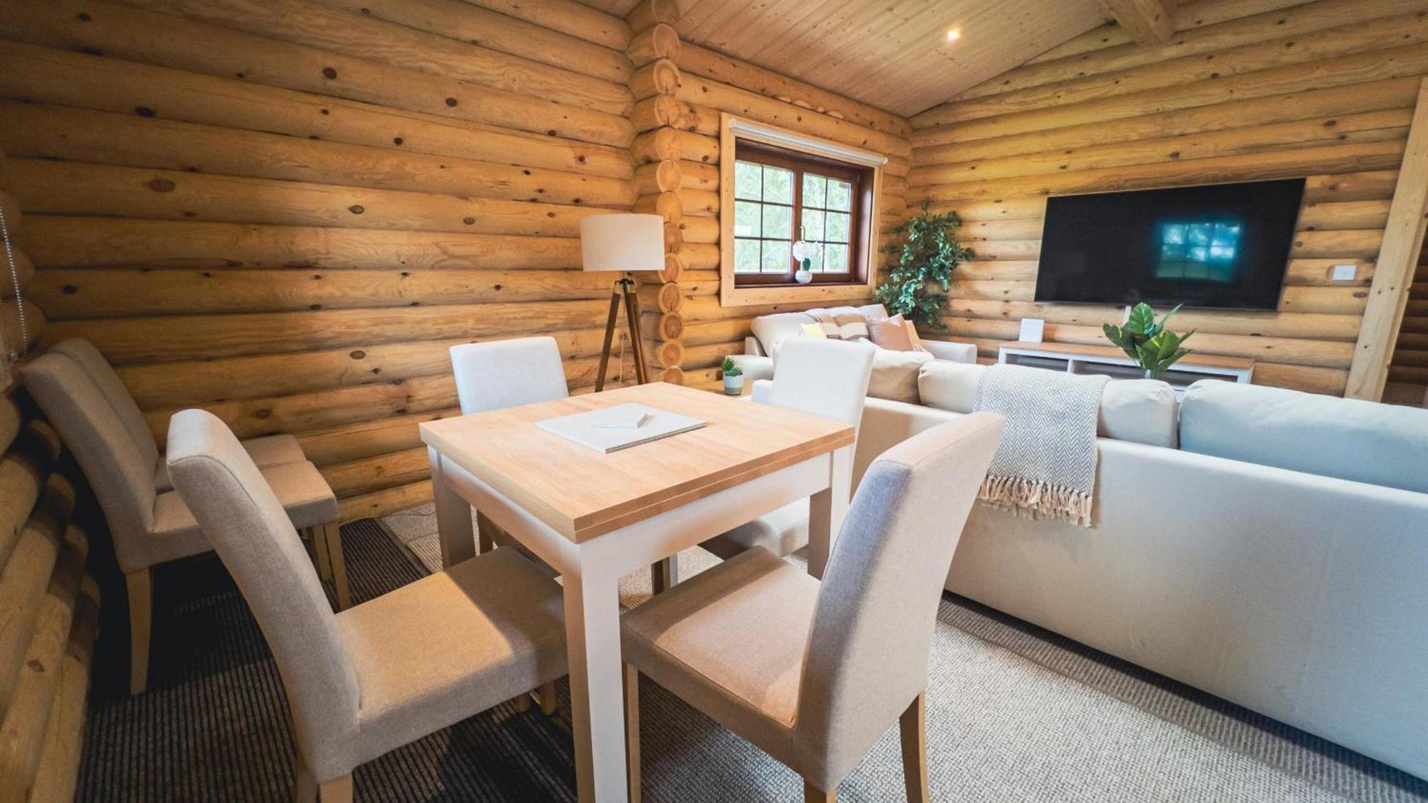 Aspen Lodge, Amazing New Log Cabin With Hot Tub - Sleeps 6 - Felmoor Park モーペス 部屋 写真